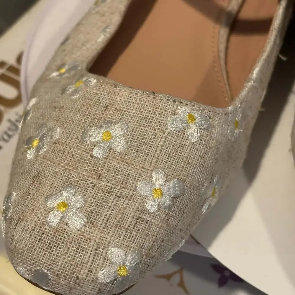 Steve Madden Linen Daisy Embroidered Mary Jane Flats Womens 8.5 Beige Square Toe
